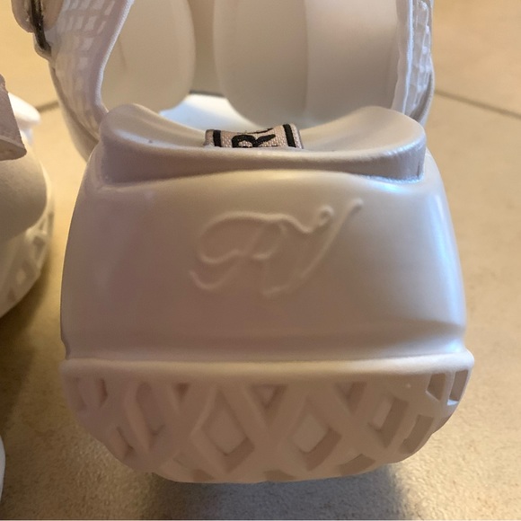 White Roger Vivier sandals - Picture 3 of 3